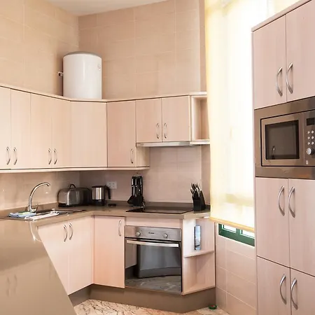 100 Island Village Julia * אדחה