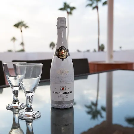 100 Island Village Julia アデヘ