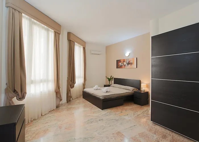 100 Island Village Julia *