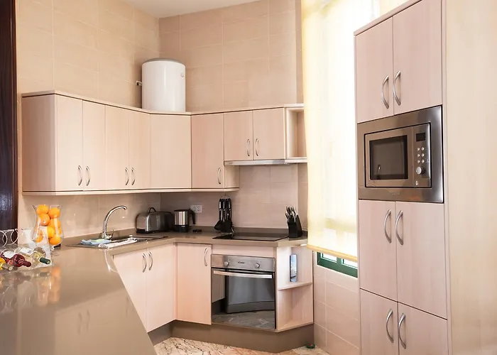 100 Island Village Julia * Costa Adeje (Tenerife)