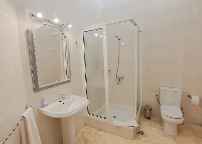 100 Island Village Julia Villa